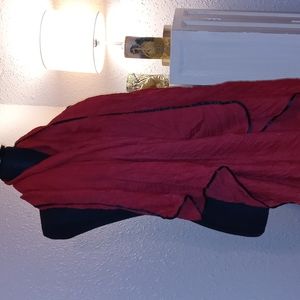 Scarf with black trim